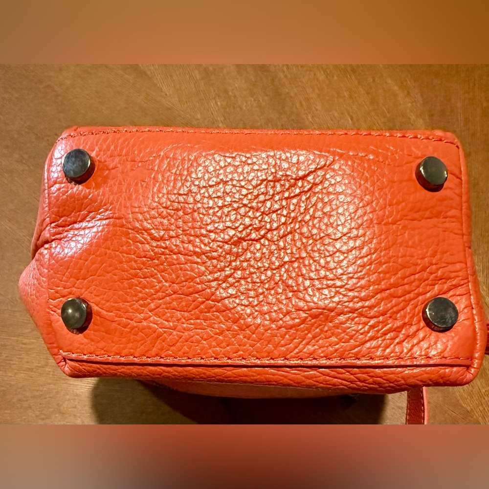 Viola Castellani Small Leather Crossbody Bag - Picture 9 of 16